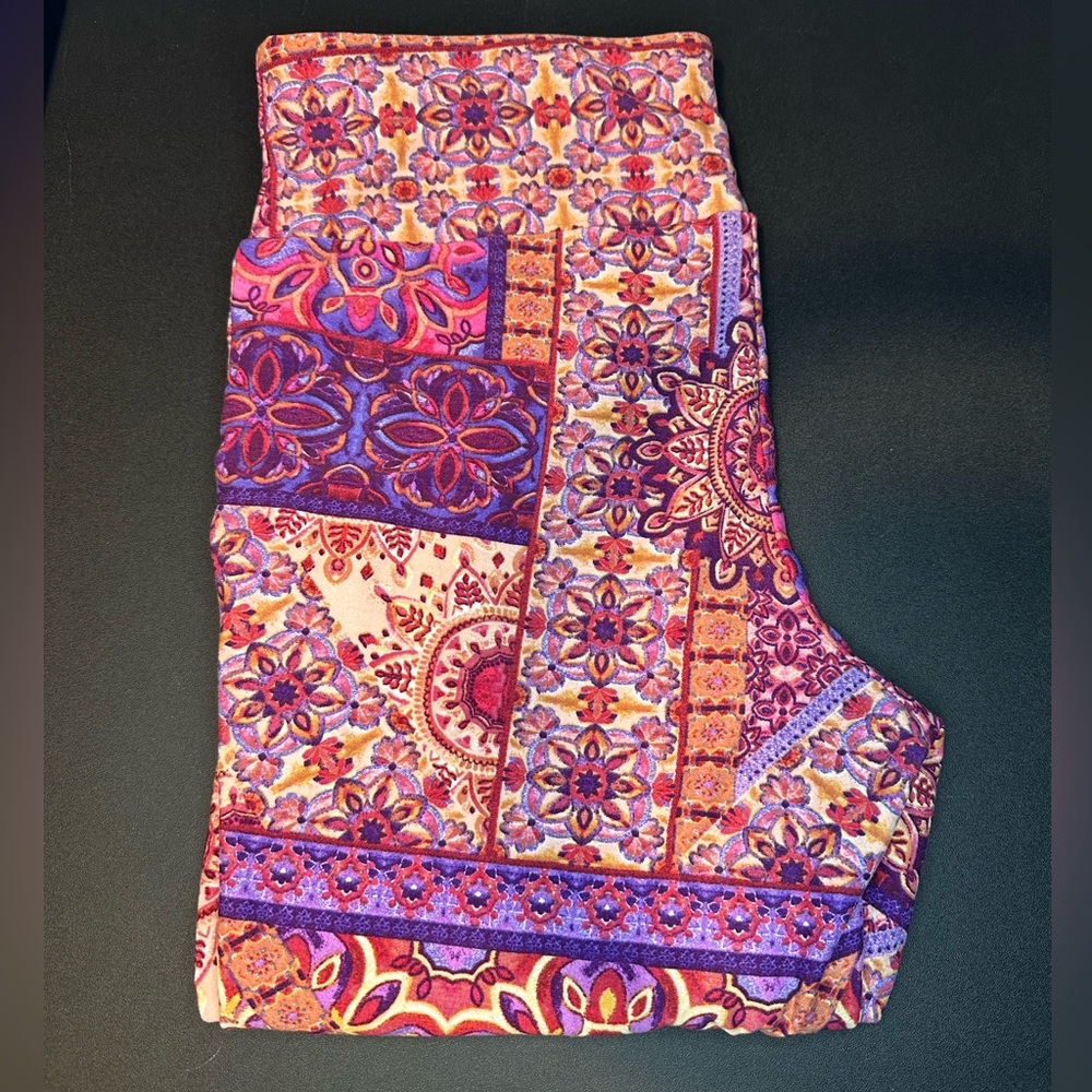 Terra & Sky Women’s Plus Size Printed Capri Leggings, Boho Patchwork, Size 14 - Picture 2 of 2